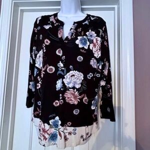 💲SALE💲 NWT DR2 Black Floral Top Coordinating Trim